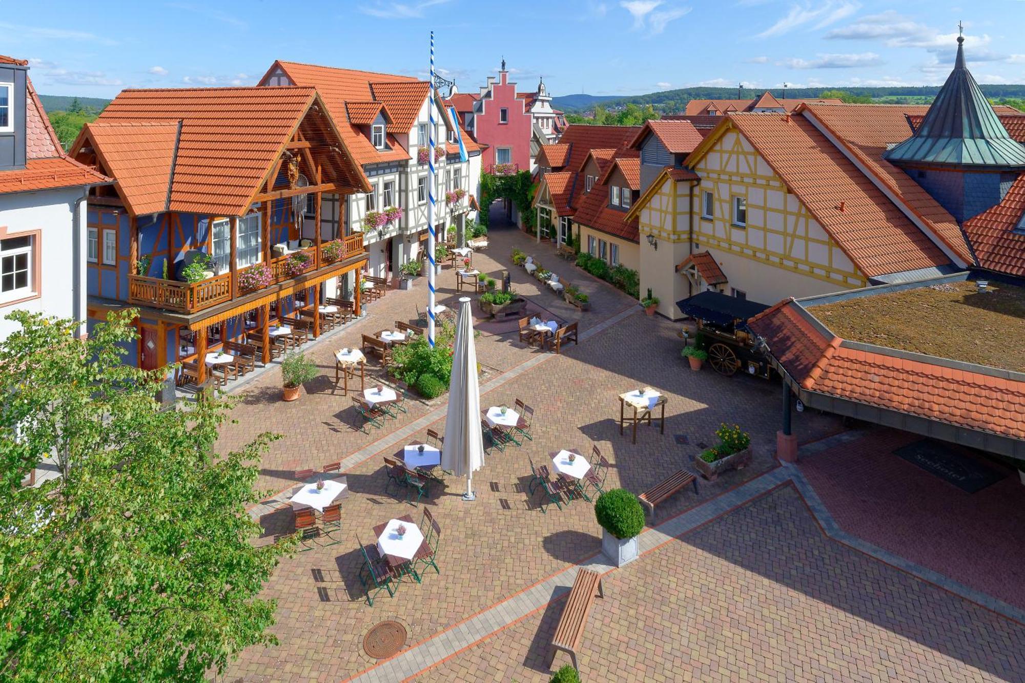 Seehotel Niedernberg - Das Dorf Am See Bagian luar foto
